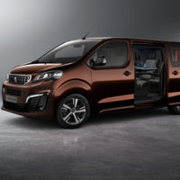 El Peugeot Traveller i-Lab es mejor que un cibercafé