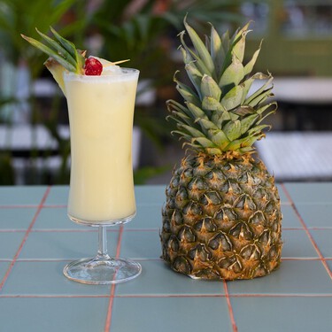 Si tuviera que comprar una vajilla bonita y barata para la terraza, elegiría estos platos tropicales que acabo de ver en Primark 