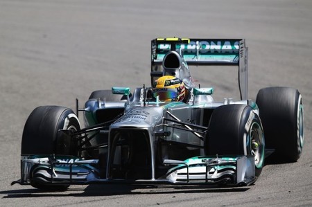 Lewis Hamilton le arrebata la pole a Sebastian Vettel en el último momento
