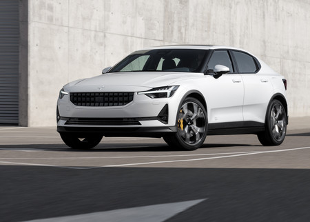 ¡Ya es oficial! El Polestar 2 es un coche eléctrico compacto con 408 CV y 500 kilómetros de autonomía