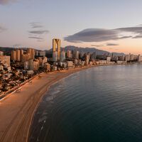 Por si España no tenía suficientes problemas de vivienda, ahora suma otro más: el 15% de ventas van a extranjeros