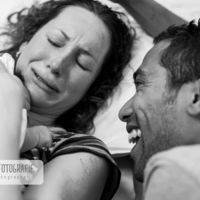 34 fotos de ese mágico momento en el que los padres ven por primera vez a su bebé