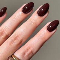 Ocho colores de uñas que se llevan siempre y suman elegancia a cualquier look