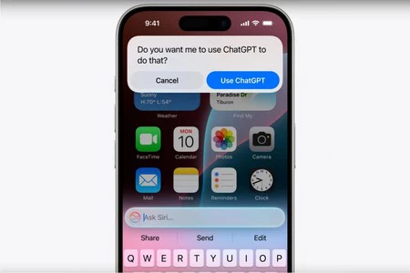 Siri から ChatGPT にアクセスすると、システムは次のように通知します (画像: Apple)