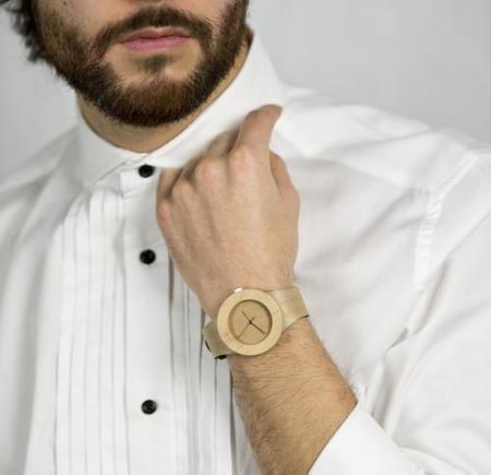 Analog Watch, el reloj de madera totalmente natural y reciclable