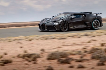 Bugatti Divo, los modelos previos a la producción se dejan ver en la pista
