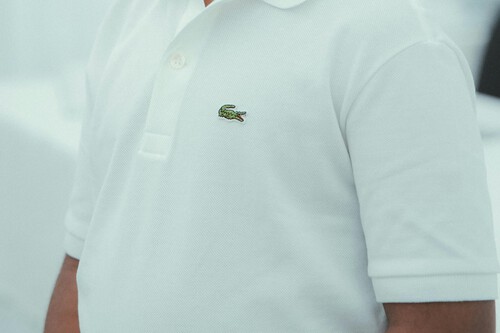 El Corte Inglés lanza la mayor liquidación de polos Lacoste a mitad de precio que vamos a encontrar este verano  