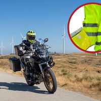 Es oficial: la DGT obligará a llevar en todas las motos un chaleco reflectante homologado