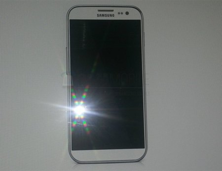Samsung Galaxy S4 vuelve a aparecer con una supuesta imagen real