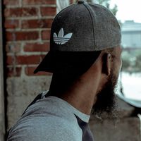 Amazon tiene ropa y accesorios de marcas como Adidas, Reebok o Puma por menos de 20 euros 