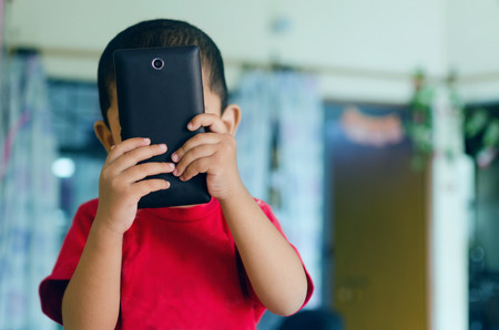 Cómo ayudar a los niños más pequeños a memorizar el teléfono de Emergencias 112 gracias a esta pegadiza canción