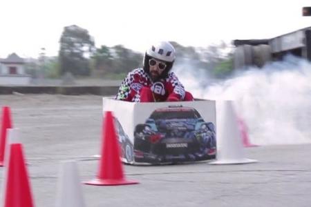 Ken Box Gyhmkhana 2, drifting en una caja