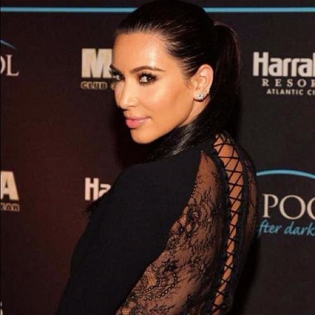 Kim Kardashian, cuando una va tan morcillona, pasa lo que pasa