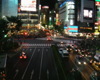 El cruce de Shibuya, el más transitado del mundo en Tokio