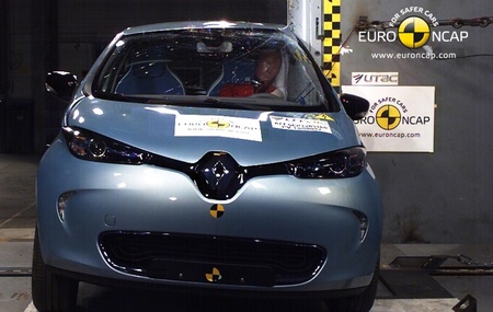 Renault ZOE choque lateral contra poste Euro NCAP 03 HR