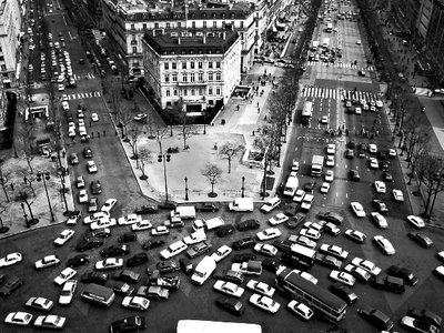 Hay un hombre apasionado por cambiar las rotondas y tiene sus razones