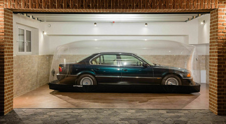 Alguien va a pagar más de 60.000 euros por un BMW 740i de 1997: tiene 255 km y lo han guardado en una cápsula del tiempo
