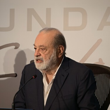 Carlos Slim habla del registro de líneas celulares en México: "deberían darle una reestudiadita" 