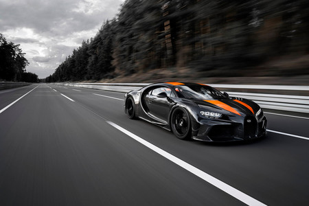 bugatti chiron record velocidad long tail