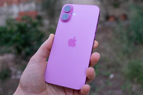iPhone 16