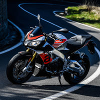 Aprilia te hace un regalo de lujo por cada pepino V4: un Akrapovic valorado en 2.238 euros