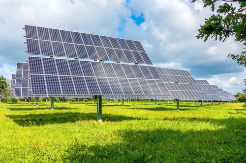 Para otimizar a energia solar, é preciso escolher bem onde os painéis serão instalados | Imagem: Rawpixel