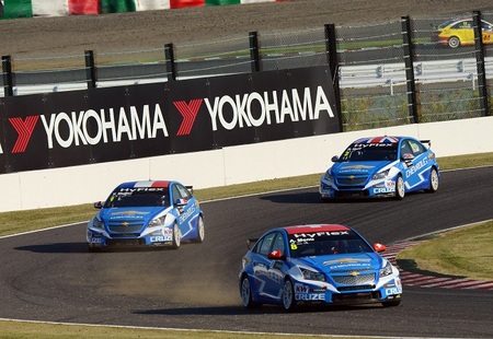 Alain Menu y Stefano d'Aste se reparten los triunfos en Suzuka
