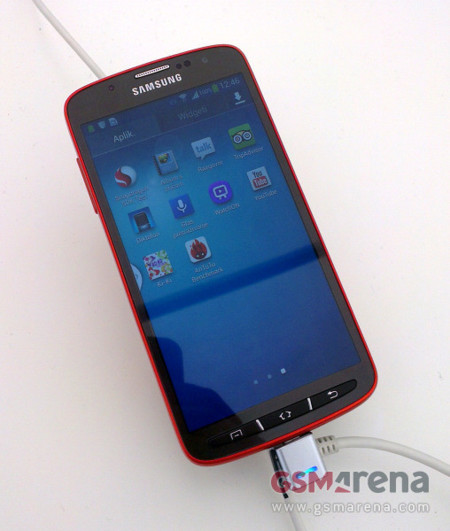 Se filtran las imágenes del Samsung Galaxy S4 Active, un Galaxy S4 metálico y resistente