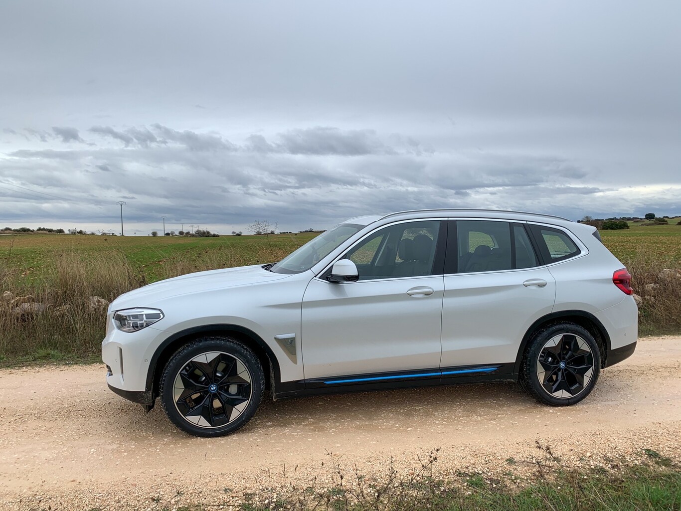 Probamos el BMW iX3, el SUV medio que se ha convertido en coche eléctrico con 460 km de autonomía