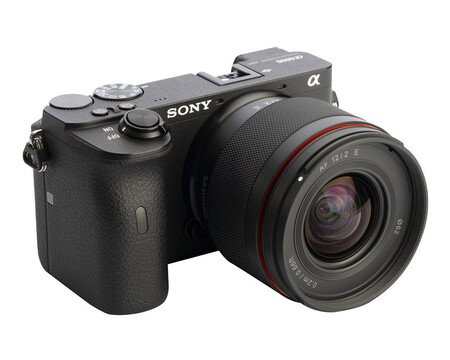 Samyang 12mm F2 E: un nuevo objetivo diseñado para astrofotografía para sistemas APS-C de Sony