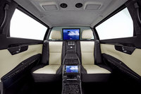 Mercedes-Benz S 600 Pullman Guard, seguridad vestida de limusina