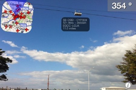 Aplicación para el iPhone Plane Finder AR, apunta al avión y obtén información