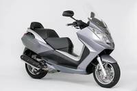 Llamada a revisión de los modelos Peugeot Satelis 400 y 500