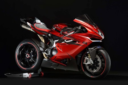 Cuando dejas a Lewis Hamilton diseñar una moto te sale la MV Agusta F4 LH44 de 50.000 euros