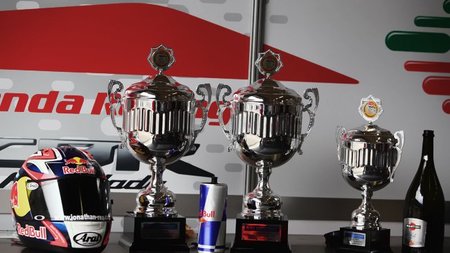 Los trofeos de Rea en Assen