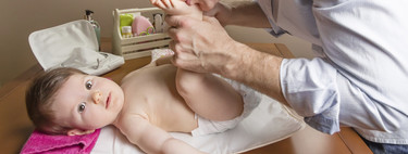 Impidió a un padre cambiar el pañal a su bebé en el baño de mujeres del restaurante donde trabajaba y fue despedido