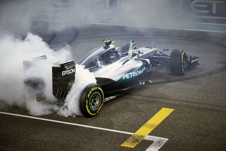 Mercedes podría tener ya piloto y no, no es Fernando Alonso