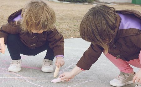 Tener hermanos es positivo para los niños