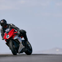 La última jugada de MV Agusta para ganar a los chinos es regalar dinero en forma de extras gratuitos. Y pocos pueden competir contra eso 