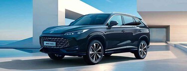 El nuevo MG HS es el segundo SUV híbrido enchufable más barato, con un precio de derribo para sus más de 100 km de autonomía eléctrica