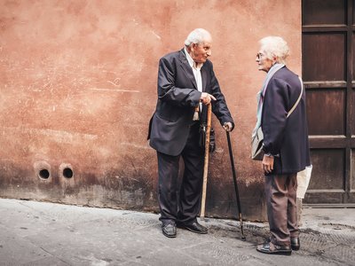 El mayor estudio sobre la ética de los coches autónomos trae malas noticias para los ancianos (e incertidumbre sobre el futuro)