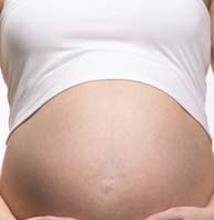 Bebé brasileño nacido de un embarazo fuera del útero