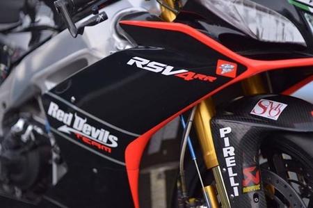 Jordi Torres con el Red Devils Aprilia de Superbikes