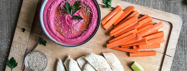 Hummus de remolacha: receta fácil para una crema untable diferente, con toque de lima y coco