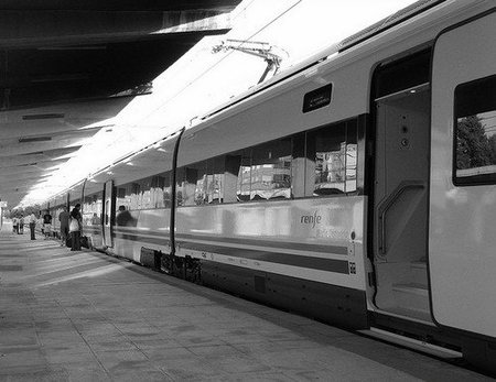 Fomento debe liberalizar los transportes ferroviarios dentro de la reforma de Renfe