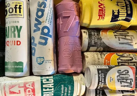 Plástico originário do Canadá.