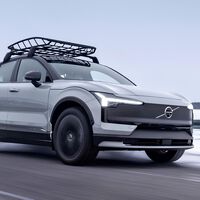 Aceleración de 0 a 100 km/h en 3.7 segundos y carga del 10 al 80 por ciento en 26 minutos: todo sobre el nuevo Volvo EX30 Cross Country que llega a Colombia con 476 km de autonomía 