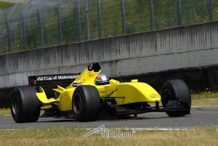 Un estreno polémico para el monoplaza "Ferrari" de la A1GP