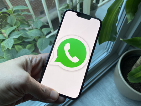 No es posible salir de un grupo de WhatsApp sin que se note, pero así puedes hacerlo desaparecer casi por completo