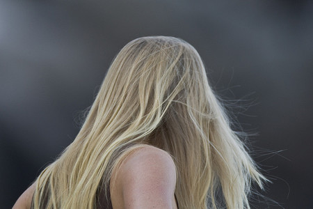 Cómo reforzar el pelo tras el verano